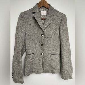 Elegant Gray Blazer with Black Accents